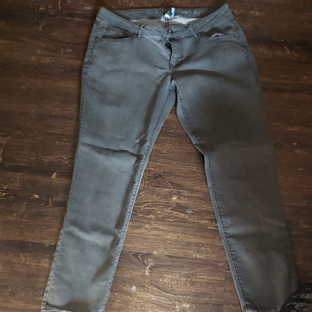 Barely worn grey jeans